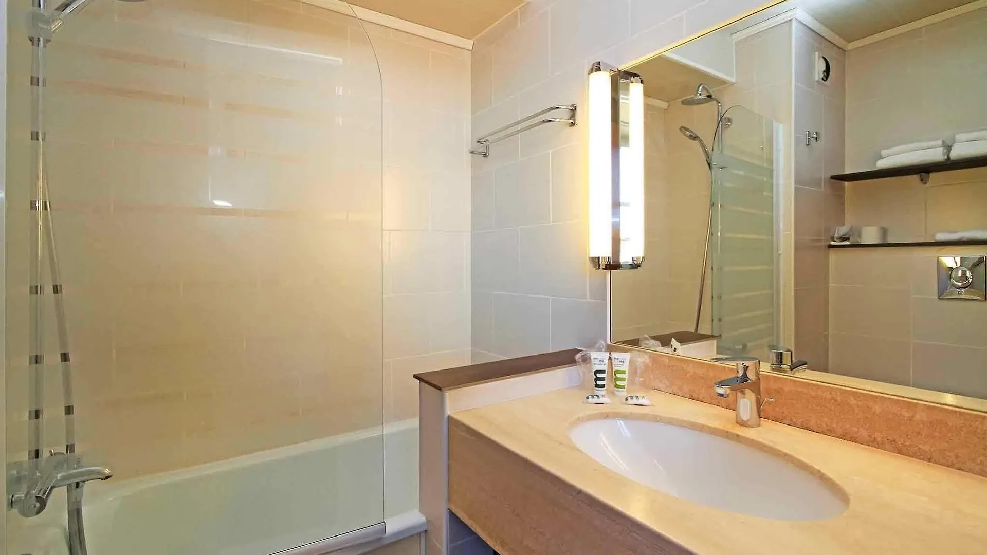 Mercure Albi Bastides 4*,